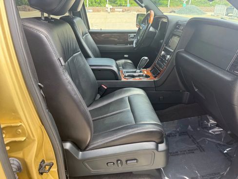 Used 2016 Lincoln Navigator L Select image 18