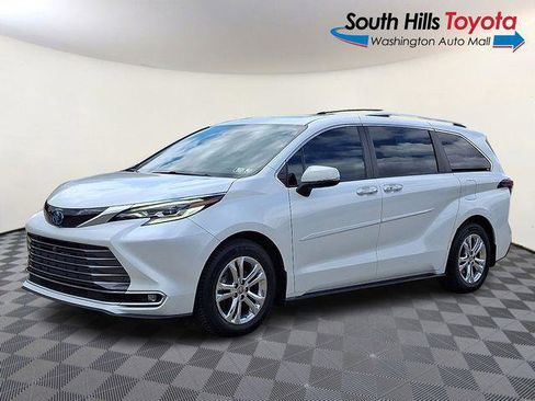 Certified 2022 Toyota Sienna Platinum AWD/4WD image 3