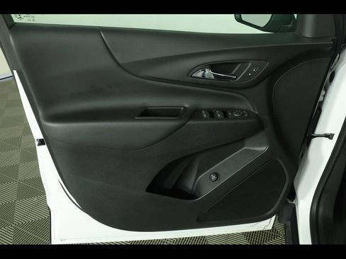 Used 2022 Chevrolet Equinox LT AWD/4WD image 22