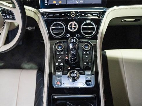 Used 2022 Bentley Continental GT image 9