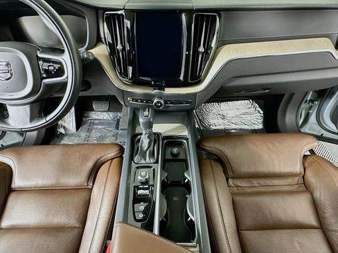 Used 2018 Volvo XC60 T5 Inscription image 36