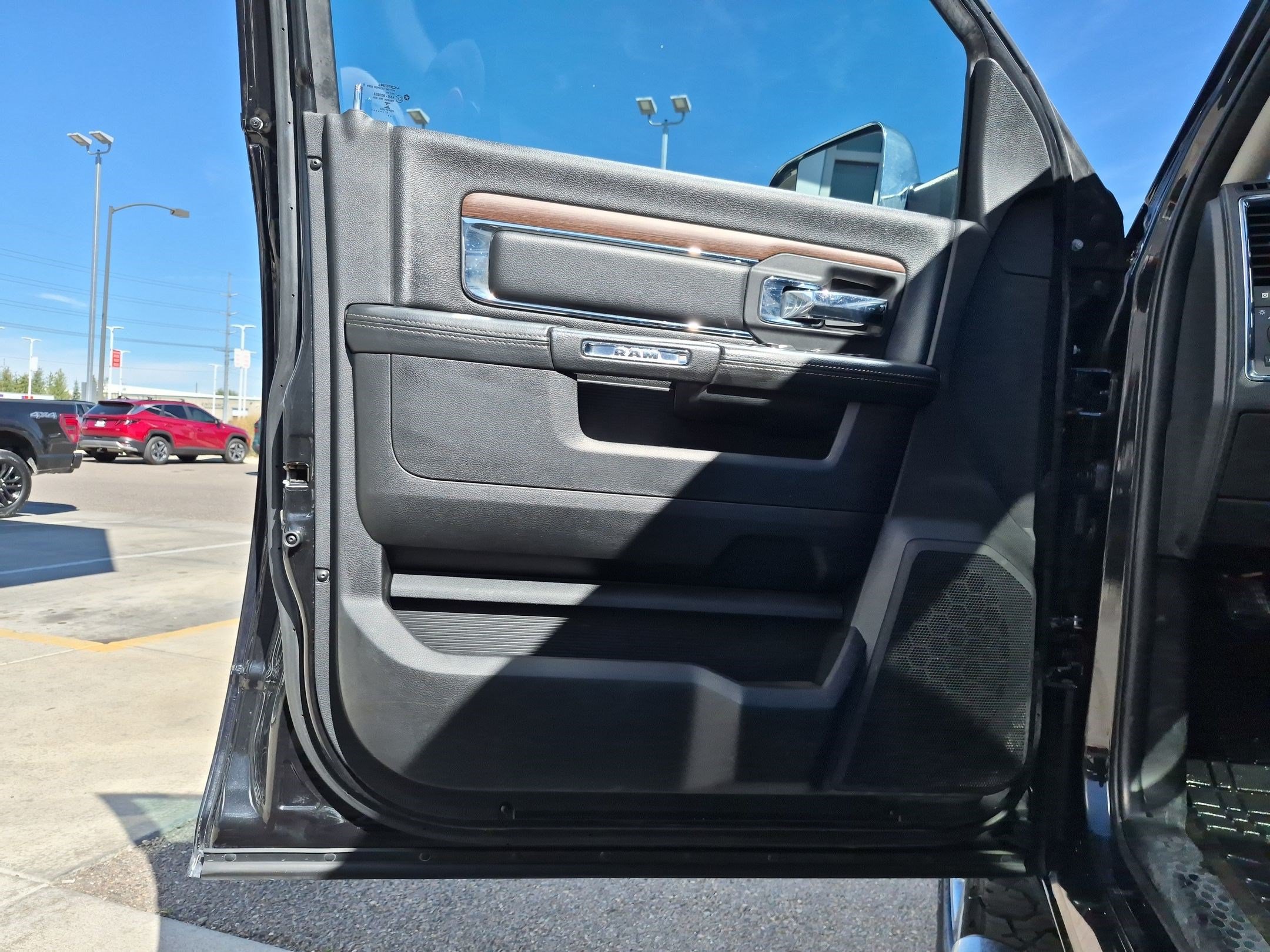 Used 2017 RAM 2500 Laramie AWD/4WD image 12