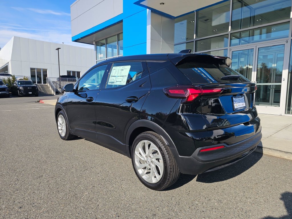 New 2027 Chevrolet Bolt LT w/ Comfort Package FWD image 5