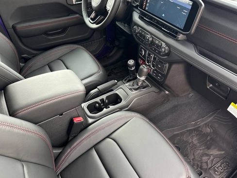 New 2026 Jeep Wrangler Unlimited Rubicon AWD/4WD image 15