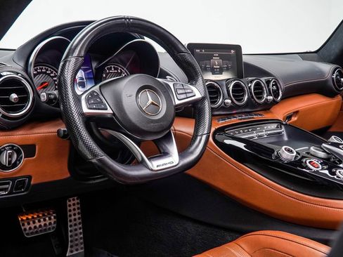 Used 2018 Mercedes-Benz AMG GT Roadster image 28