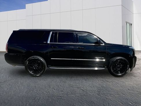 Used 2020 GMC Yukon XL SLT w/ Premium Edition RWD image 8