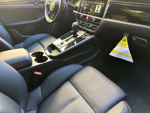 New 2026 Porsche Macan image 17