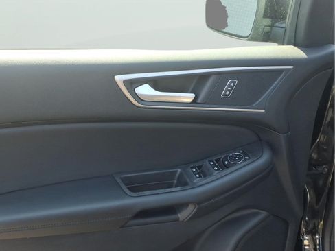 Certified 2024 Ford Edge SEL AWD/4WD image 9