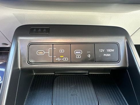 Used 2025 Hyundai Kona SEL AWD/4WD image 32