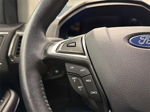 Used 2024 Ford Edge Titanium image 19