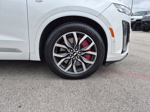 Used 2023 Cadillac XT6 Sport w/ Technology Package AWD/4WD image 18