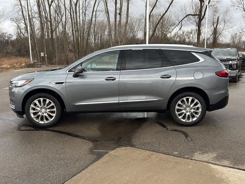 Used 2020 Buick Enclave Premium w/ Sun and Sites Package image 2
