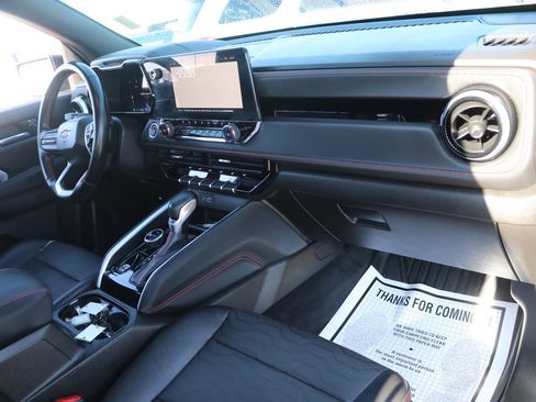 Used 2023 Chevrolet Colorado Z71 w/ Z71 Convenience Package 2 image 34