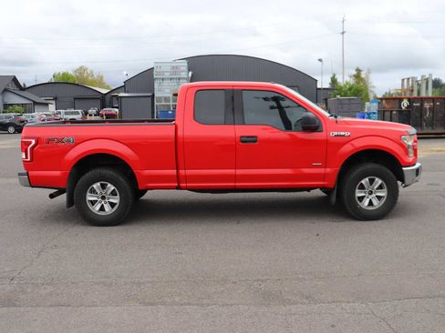 Used 2015 Ford F150 XLT w/ Trailer Tow Package image 4