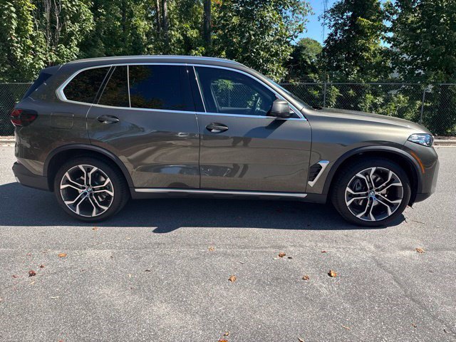 Certified 2026 BMW X5 xDrive40i w/ Climate Comfort Package AWD/4WD image 12