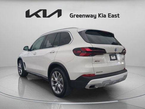 Used 2025 BMW X5 xDrive40i w/ Premium Package AWD/4WD image 8
