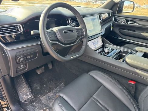 New 2026 Jeep Grand Wagoneer Summit w/ Premium Group III image 15