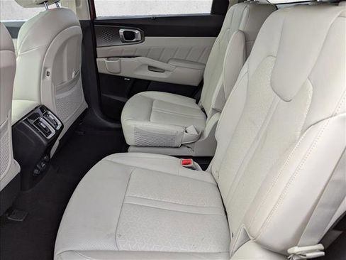 Used 2023 Kia Sorento SX Prestige image 23