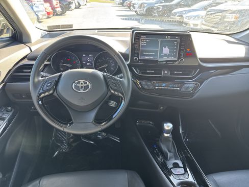 Used 2021 Toyota C-HR Limited image 3