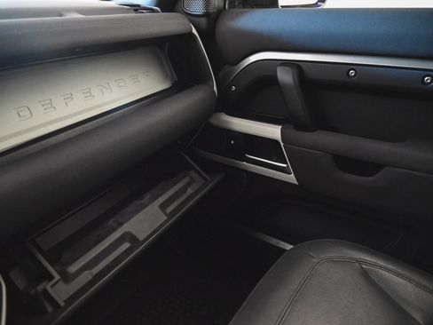 Used 2023 Land Rover Defender 90 S image 15
