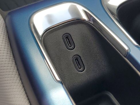 New 2025 Chevrolet Equinox EV LT image 26