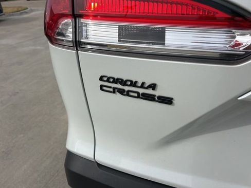 Used 2023 Toyota Corolla Cross S image 6