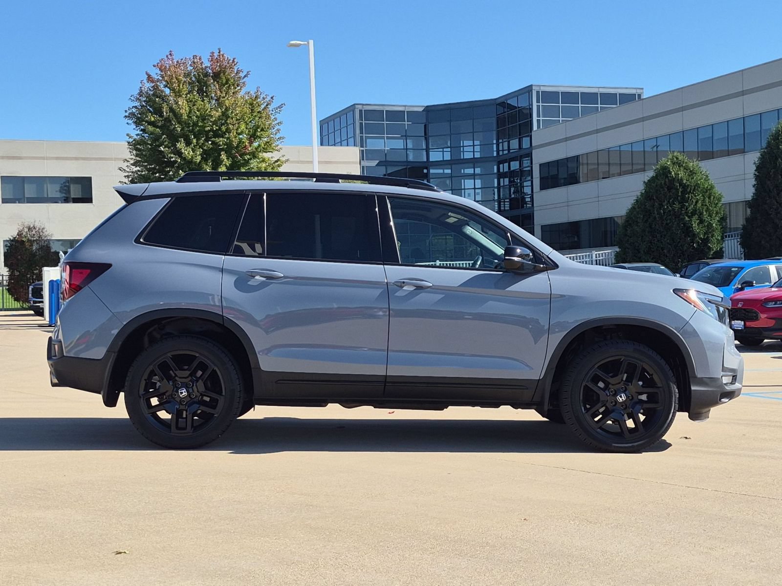 Used 2024 Honda Passport Black Edition image 5