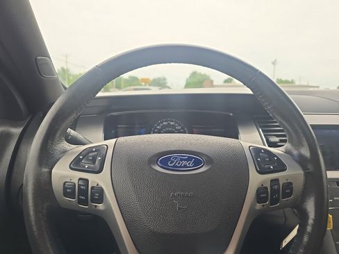 Used 2013 Ford Taurus SEL FWD image 15