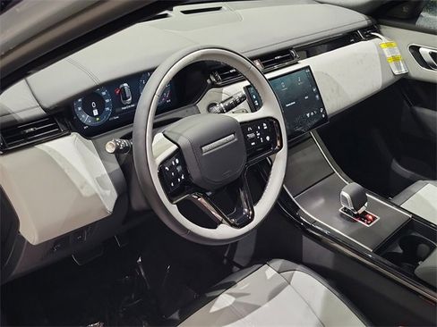 New 2026 Land Rover Range Rover Velar Dynamic SE image 19