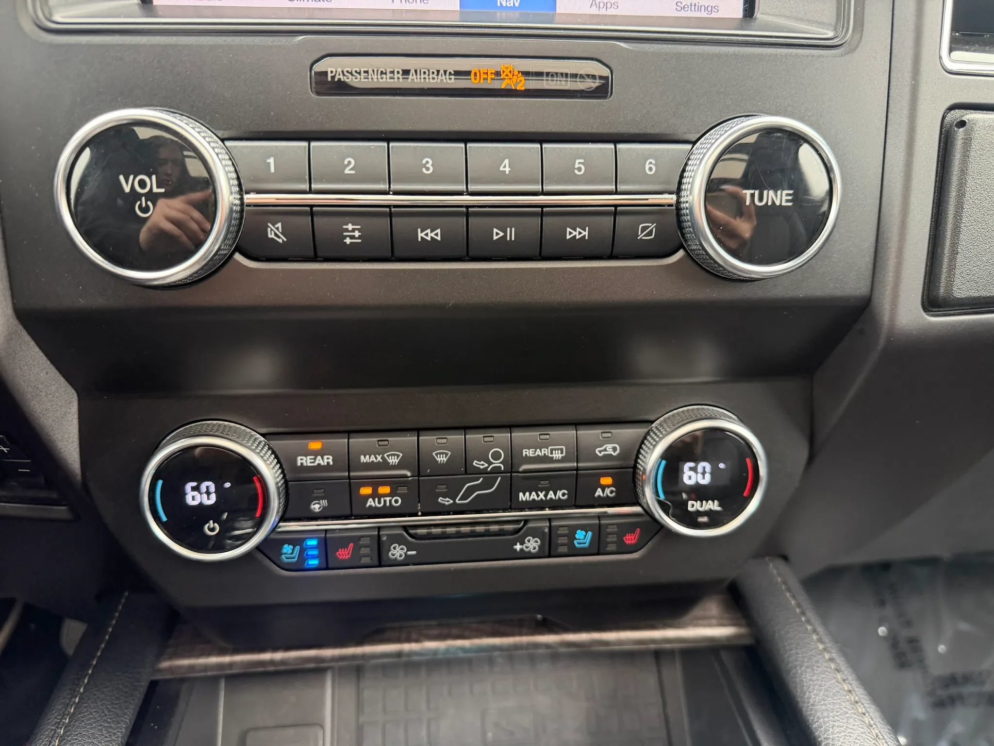 Used 2019 Ford Expedition Max Limited w/ Special Edition Package AWD/4WD image 26