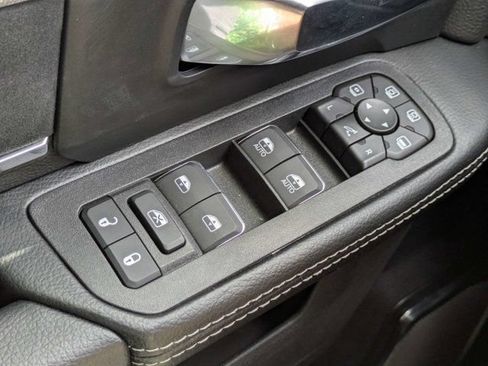 New 2026 RAM 2500 Laramie AWD/4WD image 23
