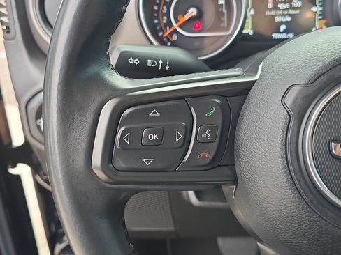 Used 2022 Jeep Gladiator Sport image 32