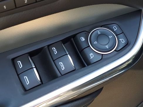 Used 2023 Cadillac XT4 Premium Luxury w/ Cold Weather Package FWD image 25