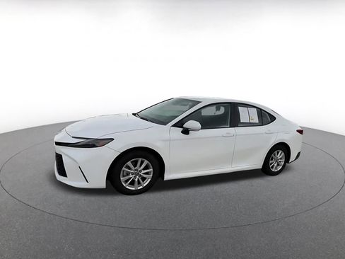 Used 2025 Toyota Camry LE FWD image 8