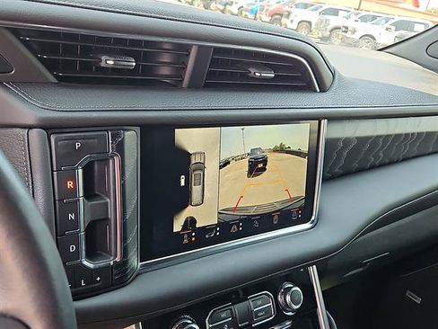 Used 2023 GMC Yukon Denali w/ Advanced Technology Package RWD image 17
