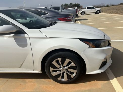 Used 2022 Nissan Altima 2.5 S image 2