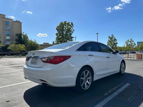 Used 2013 Hyundai Sonata SE w/ Navigation & Sunroof Pkg FWD image 4