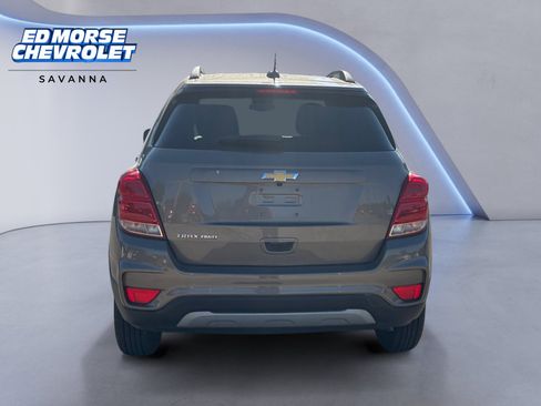 Used 2022 Chevrolet Trax LT w/ LT Convenience Package image 4