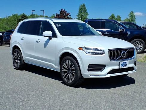 Used 2021 Volvo XC90 T5 Momentum w/ Climate Package AWD/4WD image 3