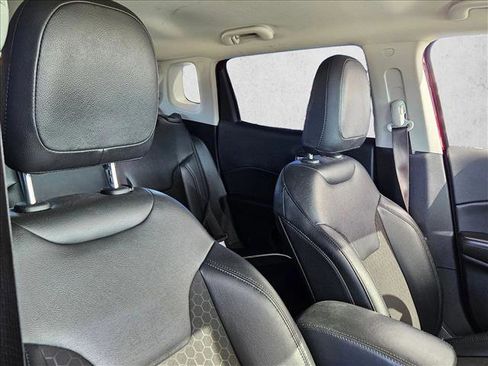 Used 2021 Jeep Compass Latitude image 25