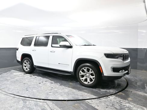 Used 2022 Jeep Wagoneer Series II image 3