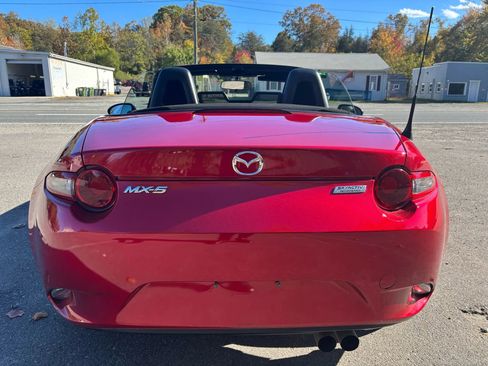 Used 2016 MAZDA MX-5 Miata Sport image 8