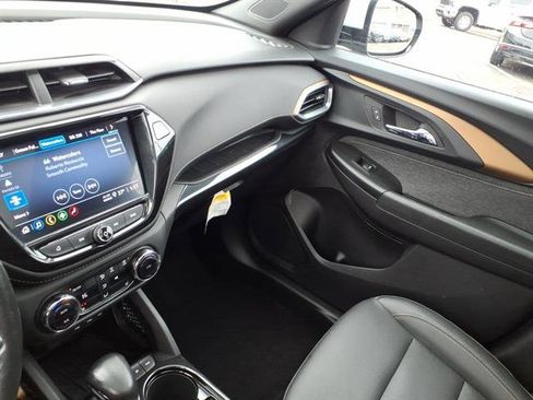 Used 2023 Chevrolet TrailBlazer ACTIV w/ Sun and Liftgate Package image 21