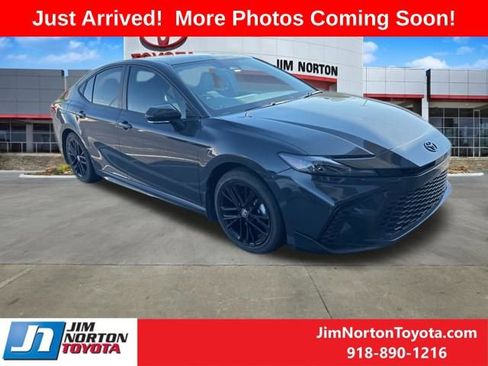 Used 2025 Toyota Camry SE w/ Multimedia Upgrade Package image 1