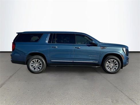 New 2026 GMC Yukon XL Denali image 3