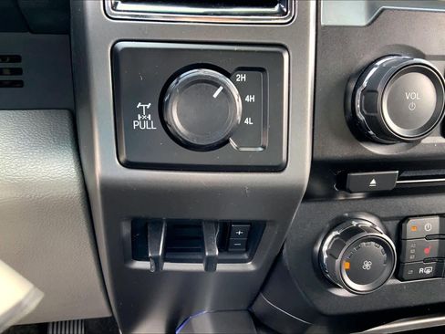 Used 2018 Ford F250 XLT w/ XLT Premium Package image 31