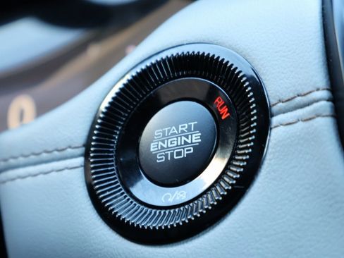 Used 2023 Jeep Compass Limited image 32