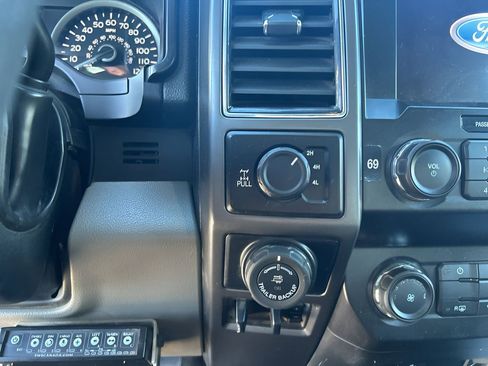 Used 2019 Ford F150 XLT w/ Trailer Tow Package image 13