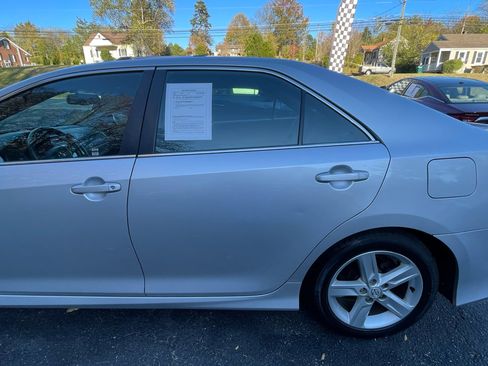 Used 2014 Toyota Camry SE image 4