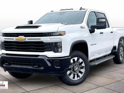 Used 2025 Chevrolet Silverado 2500 Custom w/ Custom Value Package AWD/4WD image 11
